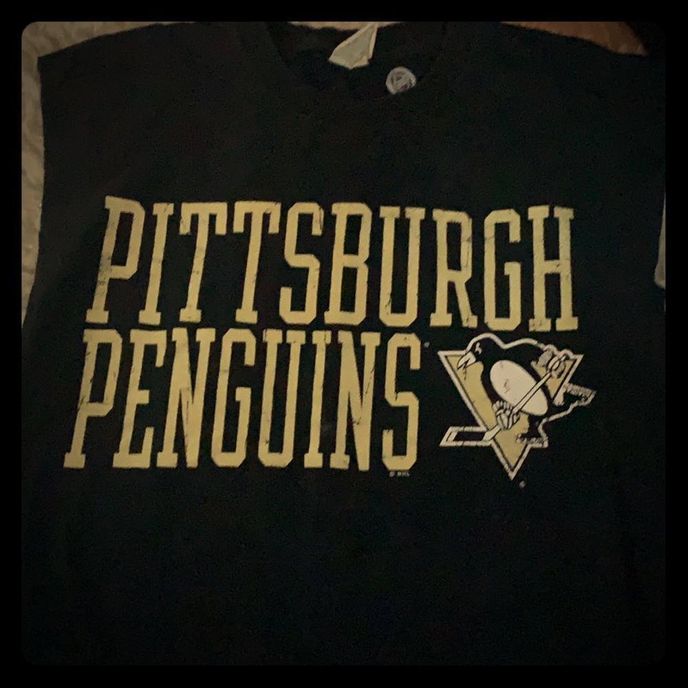 Pittsburgh Penguins cutoff tee